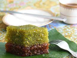 Boil gula melaka, pandan leaves and water together till gula melaka dissolved as sugar syrup and pass through a sieve. Steamed Layered Sago Cake Kuih Sago Lapis Bake With Paws