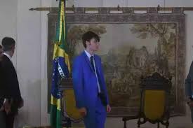 A lei da selva de pedra diz claramente: Jair Renan Filho De Bolsonaro Prefiro Morrer Transando Do Que Tossindo