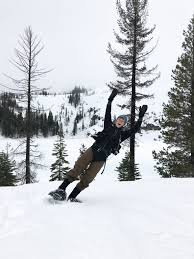 Snowshoe Adventures at Castle Lake - Discover Siskiyou