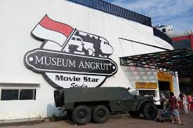 Hasil gambar untuk museum angkut