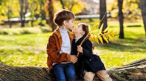 kids kissing images free on
