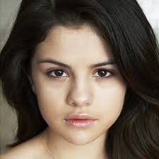 نتیجه تصویری برای ‪selena-gomez-without-makeup‬‏