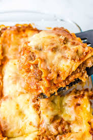 cheesy and easy lasagna with meat sauce