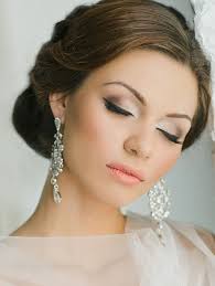 The latest wedding dresses and chic bridal style inspiration from around the world. Elegant Wedding Makeup Wedding Makeup For Brunettes Natural Wedding Makeup Wedding Day Makeup