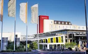 The freizeit in is a 4 star hotel located in the suburb of gross ellerhausen 4km to the west of göttingen. Hotel Freizeit In Tagen In Gottingen