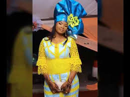 Lors de ses défilés, la styliste camerounaise thérèse ngann valorise le bazin avec le tissu pagne et la soie tergal en alliant les cultures locales à l'universalité des matières. Magnifique Model De Bazin African Fashion Bazin Youtube