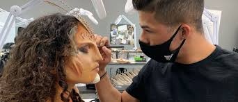 what is a commercial makeup artist l