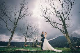 Selain itu, foto prewedding juga dilakukan agar bisa dipamerkan dalam acara resepsi pernikahan. 16 Lokasi Foto Pemotretan Pre Wedding Terindah Di Bali Untuk Momen Istimewa