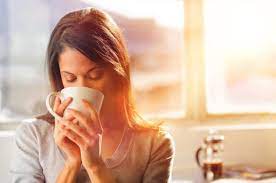 Uống cà phê nhiều có tốt không? 7 cách uống cà phê tàn phá sức khỏe