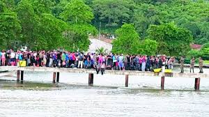 Image result for Panamá detuvo paso de migrantes cubanos desde Colombia