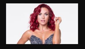 Brian austin green and sharna burgess have confirmed their relationship by packing on the pda during their holiday vacation in hawaii! Sharna Burgess Wiki Bio Age Height Maried Husband Partner