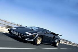 It is one of the many exotic designs developed by italian design house bertone. Lamborghini Countach Lp5000 Quattrovalvole Guide History