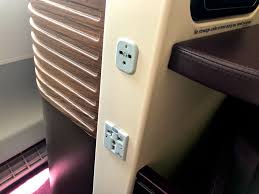 airlines have power outlets usb ports