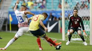 Sobre el final del primer tiempo entre colombia y paraguay, una disputa de balón entre barrios y romero terminó con el jugador 'colocho' . Colombia 1 Paraguay 0 Cuellar Strike Seals Copa America Win For Fringe Stars