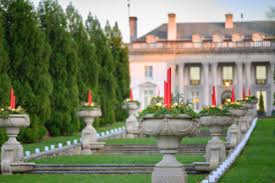 holiday tours of nemours estate in