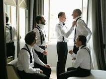 Do groomsmen get ready together?