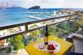 Budva is on the central part of montenegrin coast, called budvanska rivijera. Apartments Hvala Montenegro Budva Aktualisierte Preise Fur 2021