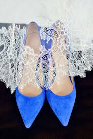 Scarpe da sposa in raso blu intenso con punta aperta e tacco a spillo sul retro. Scarpe Blu Voyat Barbara Abiti Da Sposa