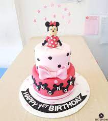 Bánh gato sinh nhật 1 tuổi hình chuột Mickey màu hồng đính nơ dễ thương cho  bé