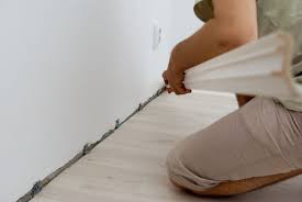how to fix laminate flooring gaps
