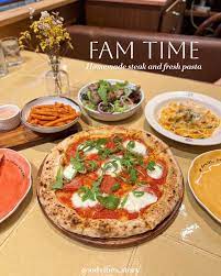 goodvibes.story] ♾️ ~~ Fam Time Steak & Pasta ~~ ร้านอาหาร Italian Homemade  แสนอร่อย 🇮🇹 วันนี้ขอพาทุกคนมาเช็คอินกันที่่ “Fam Time Steak & Pasta”  สาขาใหม่ Terminal 21 Rama 3 ร้านตกแต่งโทน Lively & Homey สดใส อบอุ่น ต