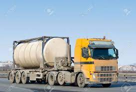 私の「ビジネス車」シリーズ産業道路のタンカー トラックの写真素材・画像素材 Image 10074985