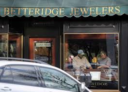 avenue jewelers angered by lack of