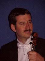Todd Cadieux, 1. violin. Canadier og uddannet på Royal College of Music i London. Todd har spillet i forskellige orkestre i Canada, Norge og England, ... - Todd