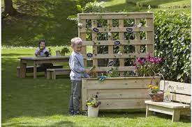 Outdoor Mobile Planter With Trellis