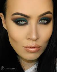 emerald green eye makeup tutorial with a matte effect