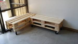 l shaped pallet wood bench 101 pallets