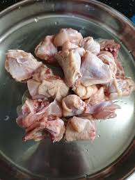 Di malaysia, ayam rempah biasanya disajikan bersama nasi lemak yang bikin makin menggugah selera. Resepi Ayam Goreng Berempah Ala Mamak Rangup Di Luar Juicy Di Dalam