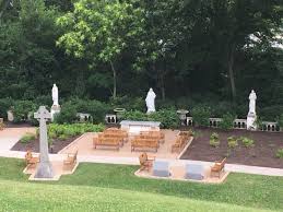 Dubois Seton Garden With Statues Of The