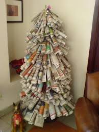 Setelah terkumpul banyak, jemaat gereja lalu ditugaskan untuk membuat pohon natal selama tiga hari. 20 Kreasi Pohon Natal Unik Yang Bisa Dibuat Tanpa Keluar Uang Mamikos Info
