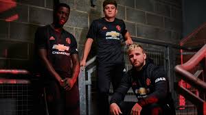 Y lo cierto es que se trata de una elástica. Tercera Camiseta Manchester United 2019 20 Cambio De Camiseta