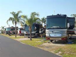 Offering daily and monthly rates; Del Raton Rv Park