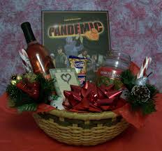 themed fun and games gift basket ideas