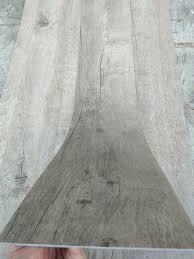 Extra wide planks and painted bevel for easy installation and innovative style; Terjual Vinyl Flooring Vinyl Plank Kaskus