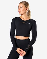 Be a cut above the rest this season with this edit of crop tops. Dynamic Seamless Long Sleeve Crop Top Black Wmn Kaufe Trainin