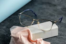 Protect Eyeglass Lenses From Scratches