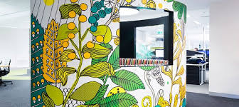 Bold Colors And Wall Art Trends In