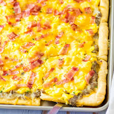 sheet pan breakfast pizza with crescent
