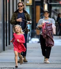 Drew blyth barrymore is an american actress, film director, screenwriter, producer, and model. Drew Barrymore And Ex Husband Will Kopelman Make Rare Outing Together With Daughter 5 In Nyc Daily Mail Online