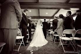 L'entrée des mariés dans l'église est parfois un grand moment de stress. La Playlist D Angelique Une Entree Des Maries Originale Mademoiselle Dentelle