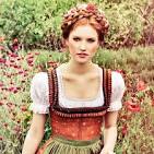 Résultat de recherche d'images pour "traditional german women"