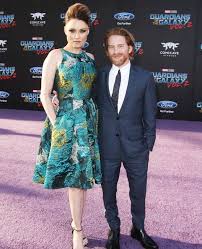 Though there has been some controversy about turner's game of thrones paycheck, turner is definitely not hurting for coin. Celebrity Couples That Prove The Woman Can Be Taller Kiwireport