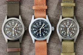 Il suo quadrante si differenzia da quello degli altri modelli della collezione unicamente per la. Reviewing A Hamilton Khaki Field Mechanical Trio Wrist Watch Review