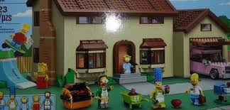 Following the style that lego used to create the simpson's house, i've created their neighbor's house with all of the details that i could throw in. Simpsons Haus Als Monumentales Lego Set