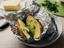 Does aluminum foil leach into food while cooking?
