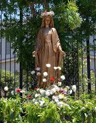 Religious Mary Garden Sculpture